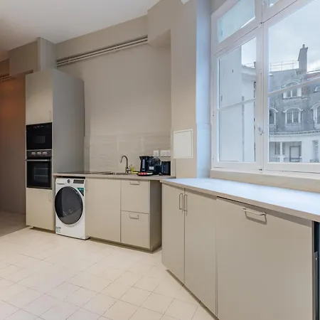 Exceptional Luxury Near Avenue Foch In 16th *